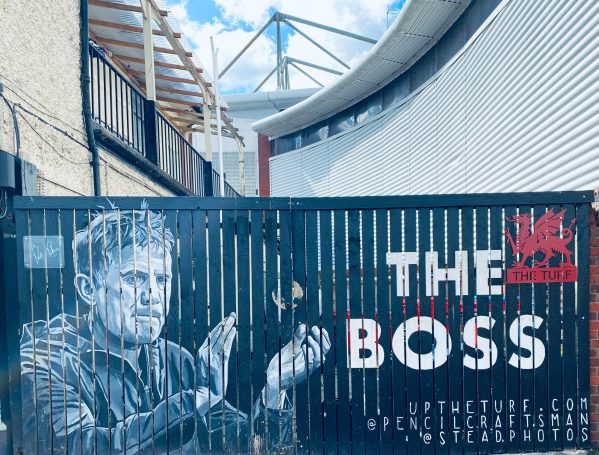 The Boss, by Pencilcraftsman, The Turf